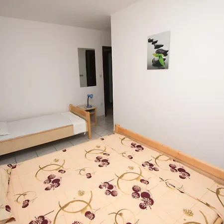 Robinson Monte Cristo Apartment Bogomolje