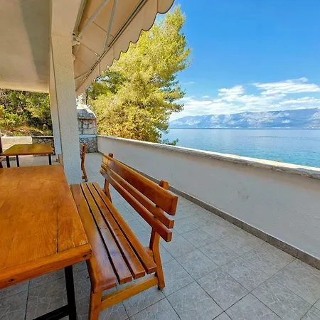 アパート Robinson Monte Cristo Bogomolje