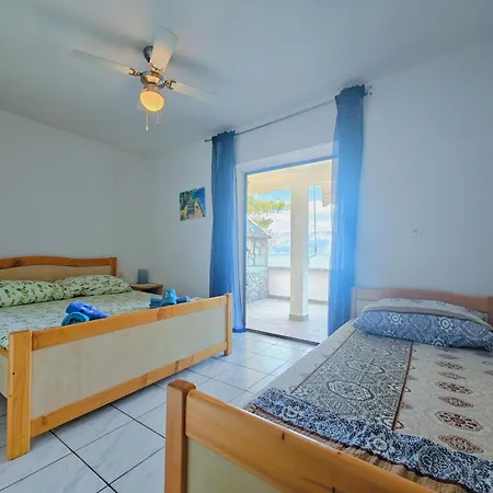 アパート Robinson Monte Cristo