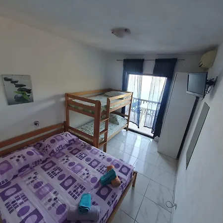 Robinson Monte Cristo * Bogomolje