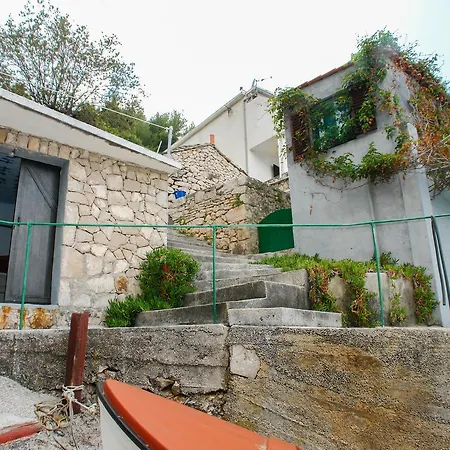 アパート Robinson Monte Cristo *