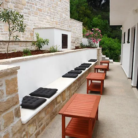 Robinson Monte Cristo アパート Bogomolje