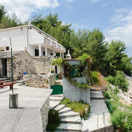 Robinson Monte Cristo Apartment Bogomolje