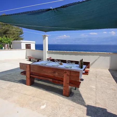 Robinson Monte Cristo アパート Bogomolje