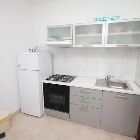 Robinson Monte Cristo Lägenhet Bogomolje